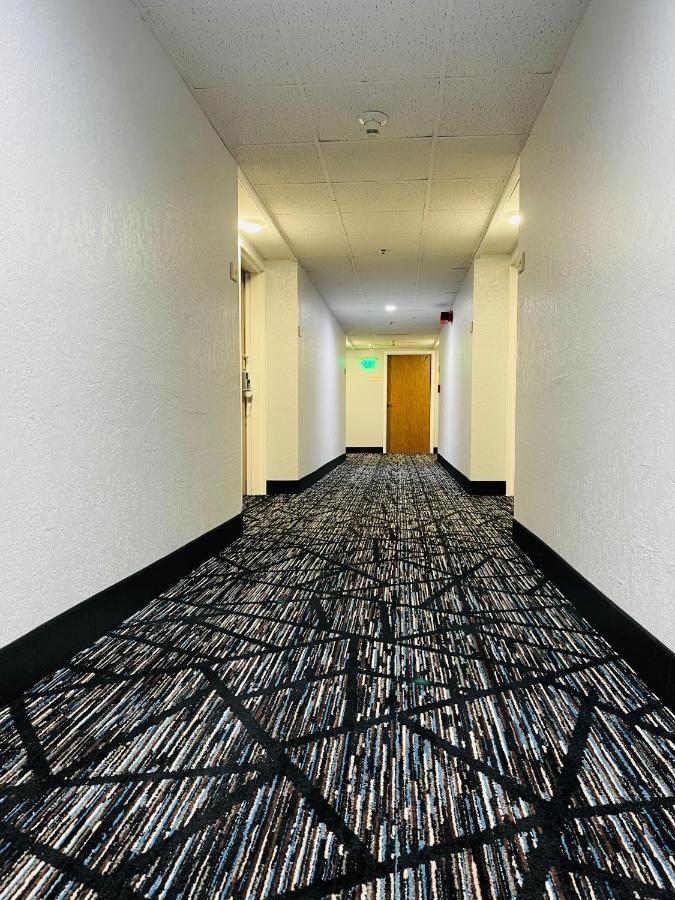 New Victorian Inn & Suites Omaha Bagian luar foto