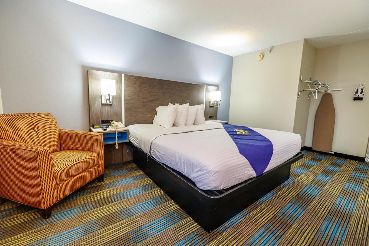 New Victorian Inn & Suites Omaha Bagian luar foto
