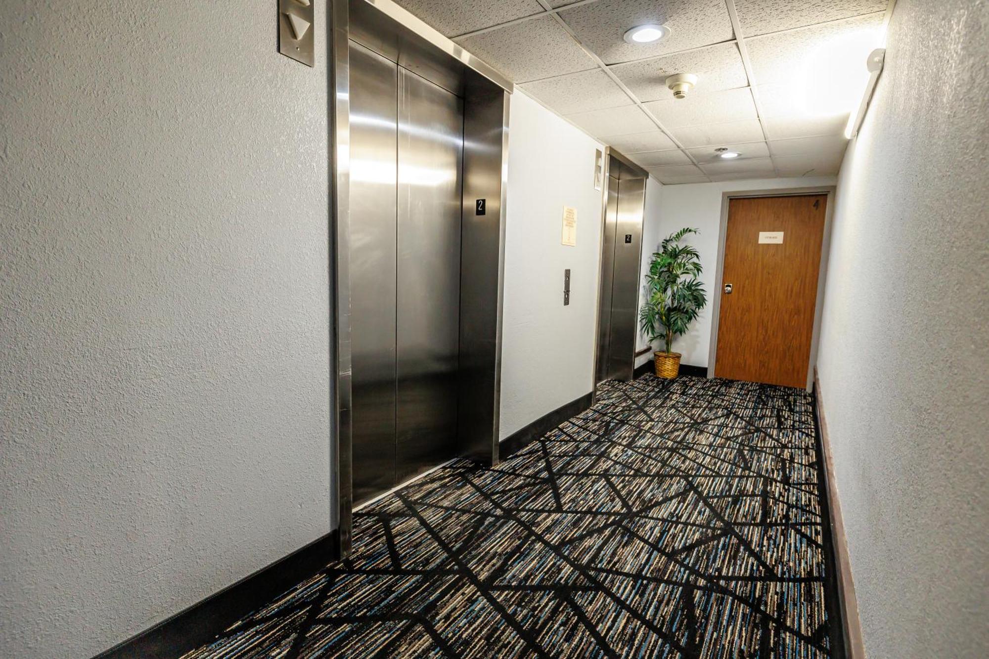 New Victorian Inn & Suites Omaha Bagian luar foto