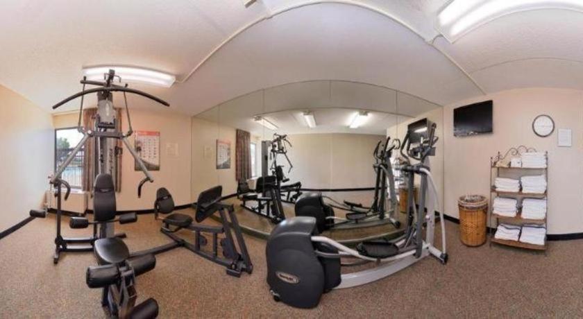 New Victorian Inn & Suites Omaha Bagian luar foto