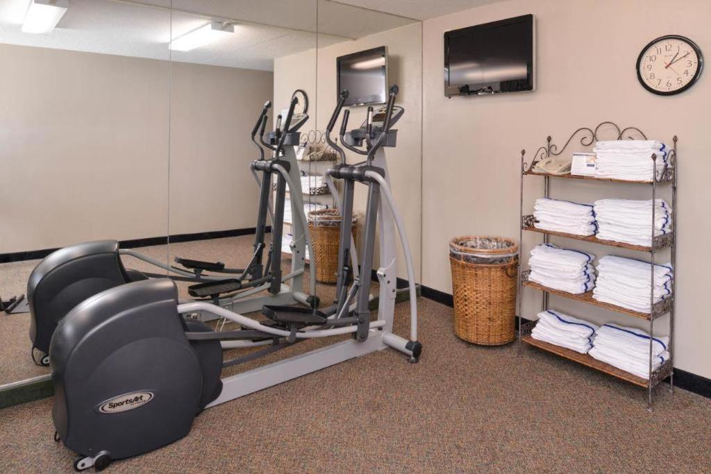 New Victorian Inn & Suites Omaha Bagian luar foto