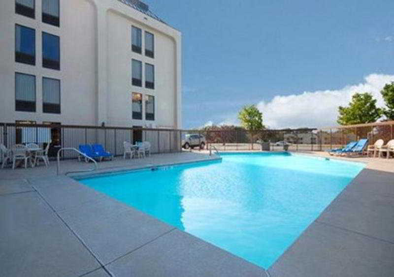 New Victorian Inn & Suites Omaha Bagian luar foto